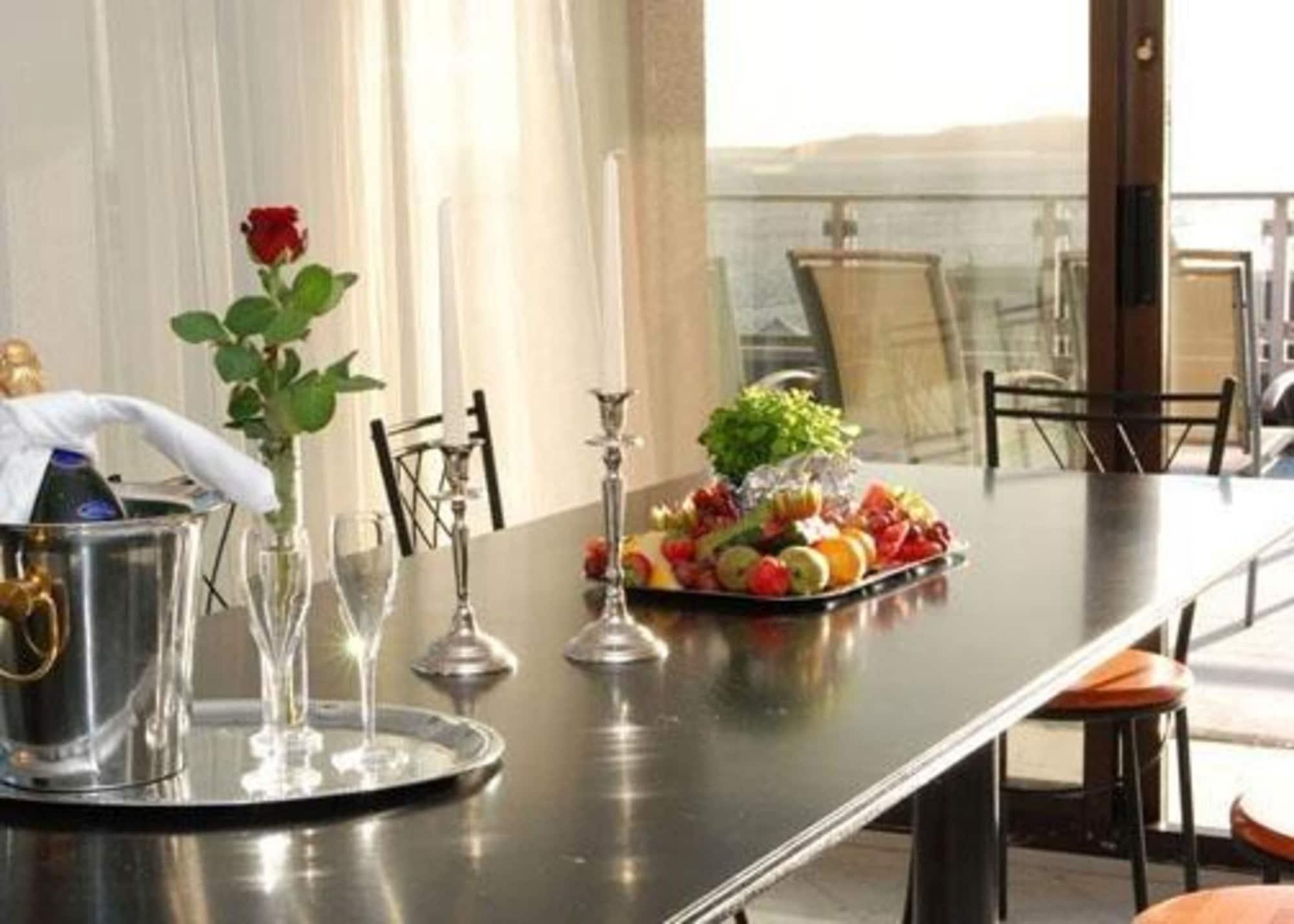 Quality Hotel Grand לארביק מראה חיצוני תמונה